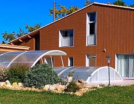 Du Puy De L'etang Bed & Breakfast Laruscade