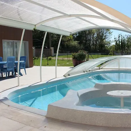 Du Puy De L'etang فندق مبيت وإفطار 4*