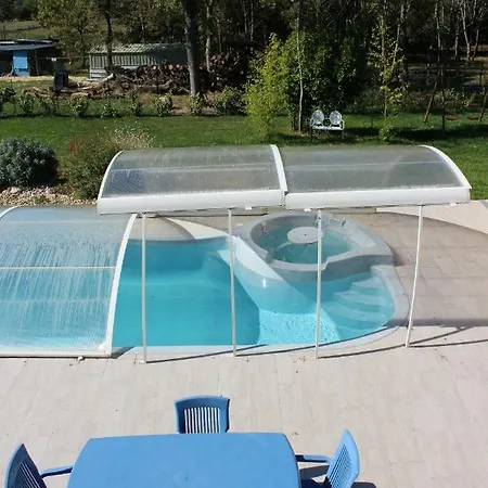 Du Puy De L'etang Bed & Breakfast Laruscade