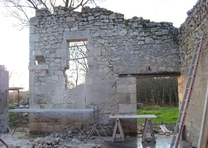 Du Puy De L'etang לינה וארוחת בוקר 4*