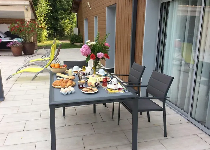 לינה וארוחת בוקר Du Puy De L'etang Laruscade