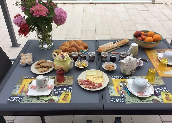 Du Puy De L'etang לינה וארוחת בוקר